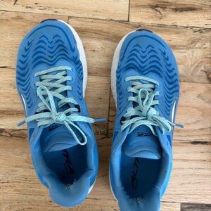 Altra Torin 7 Women’s Sneakers in Blue with Light Blue Accents - 8.5